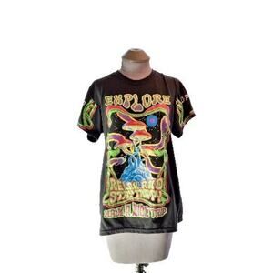 Weekend Warriors Size M "Explore ..Relax And Stay Trippy" T Shirt Unisex